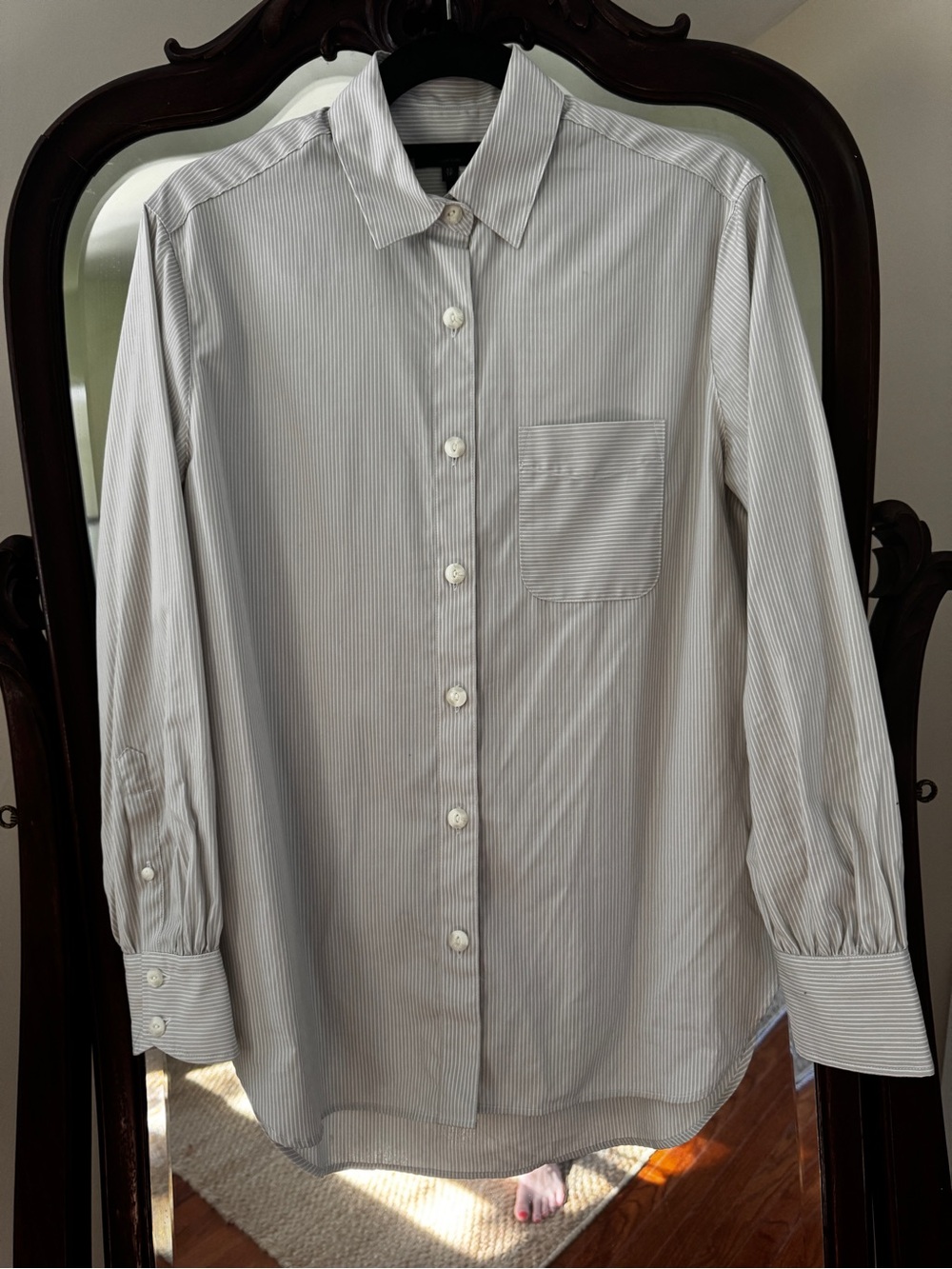 rag & bone Men's White Shirt with Light Gray Pinstripes